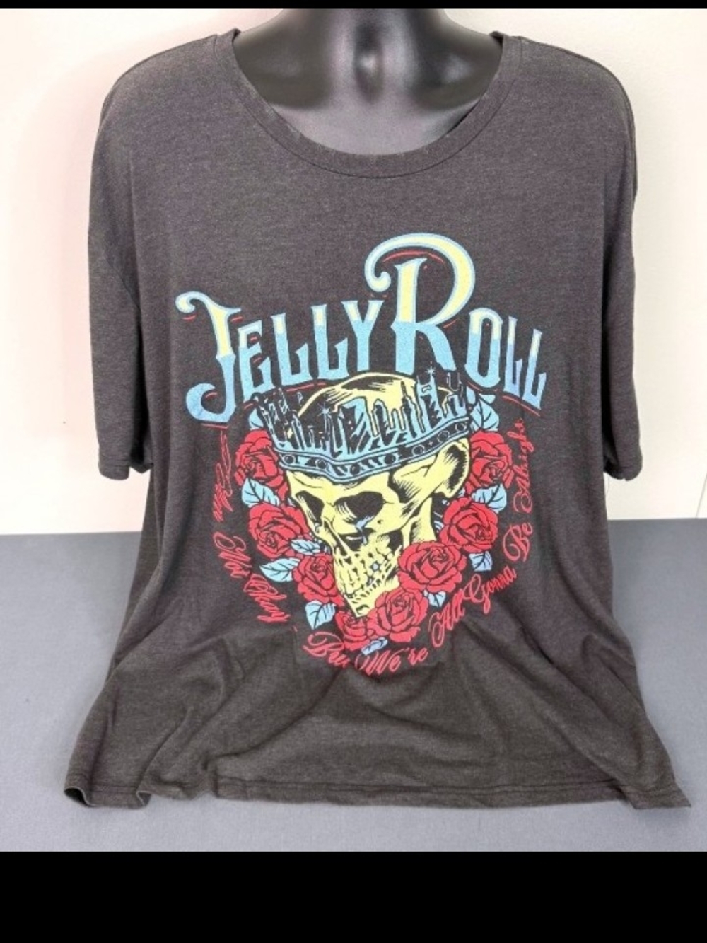 Jelly Roll Women’s Graphic Tee - Charcoal with Red Roses